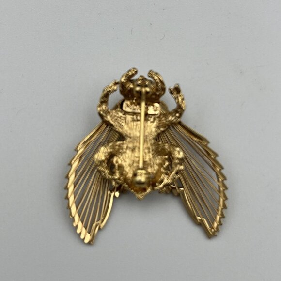 Vintage Monet Honey Bee Bumble Pin Brooch Signed Gold Tone Insect Textured - Picture 2 of 5